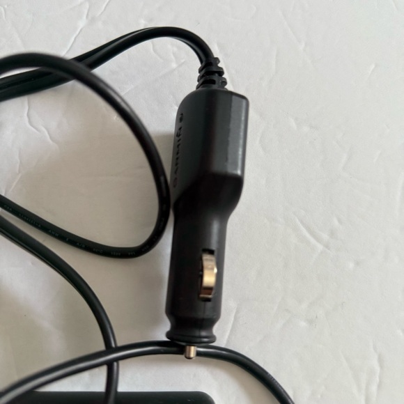 Garmin Nuvi GPS Navigator - Picture 5 of 7